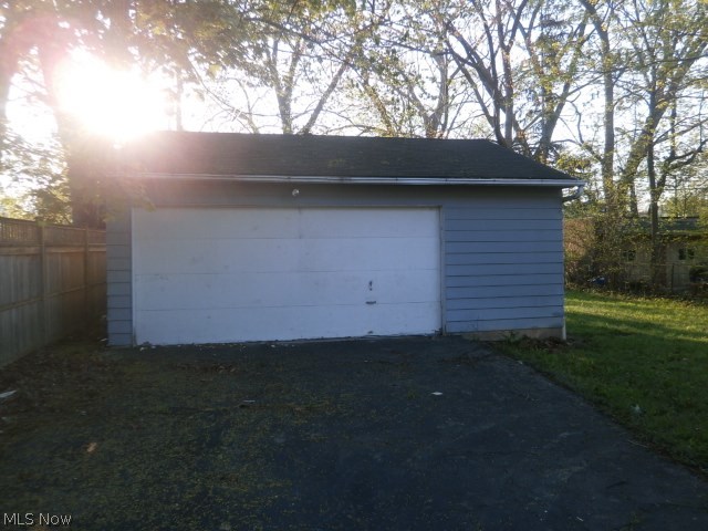 Edward Kneens - Residential