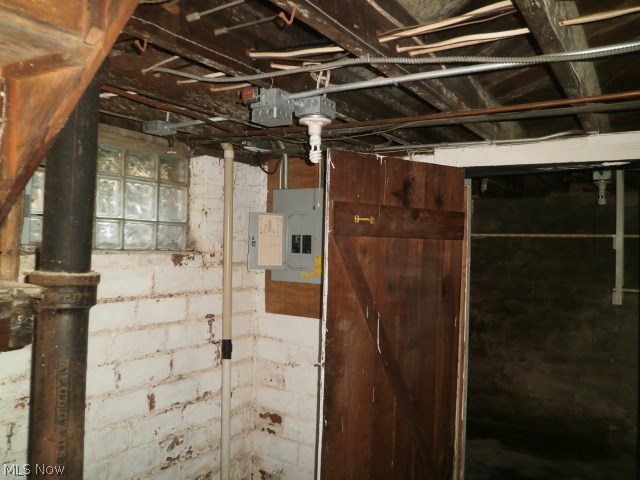 Edward Kneens - Residential