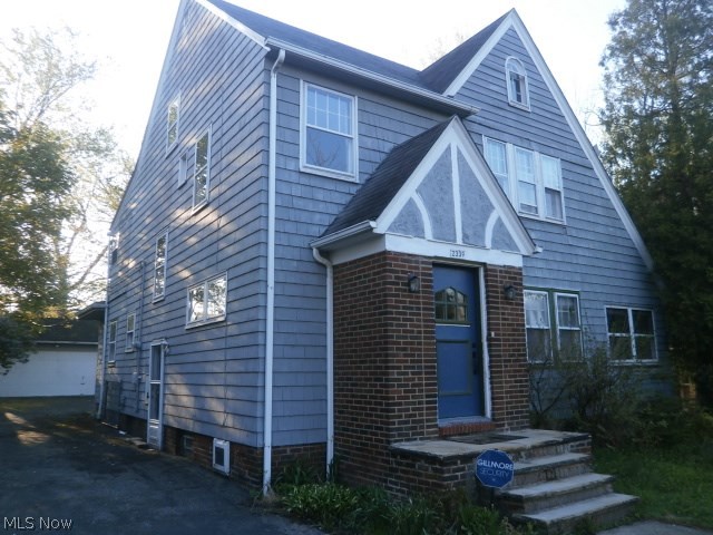 Edward Kneens - Residential