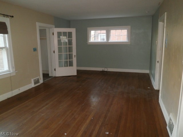 Edward Kneens - Residential