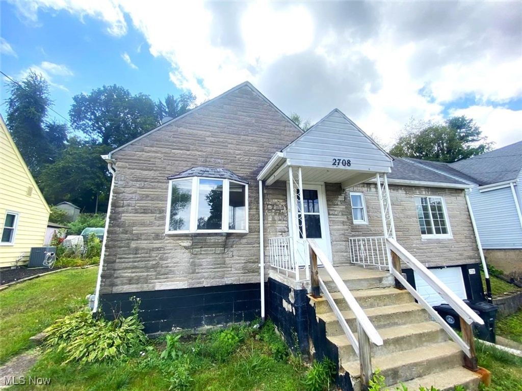 Photo of 2708 Cleveland Avenue, Steubenville, OH 43952 (MLS # 5181627)