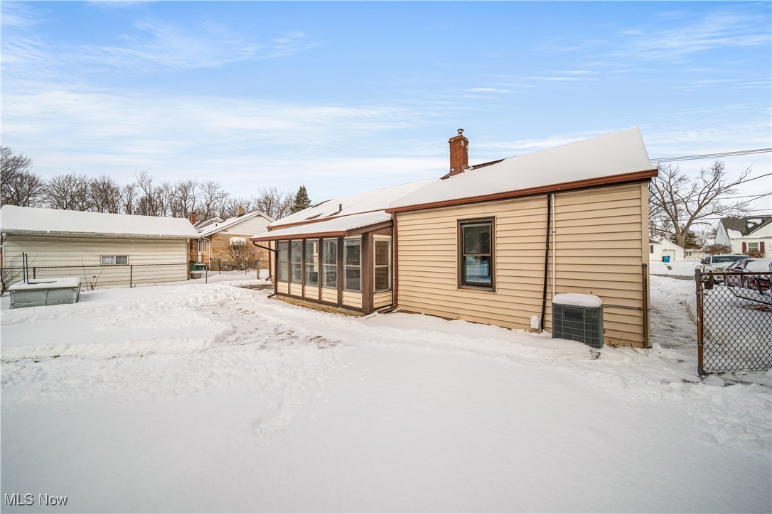 37304 Sharpe Avenue, Willoughby, Ohio image 24