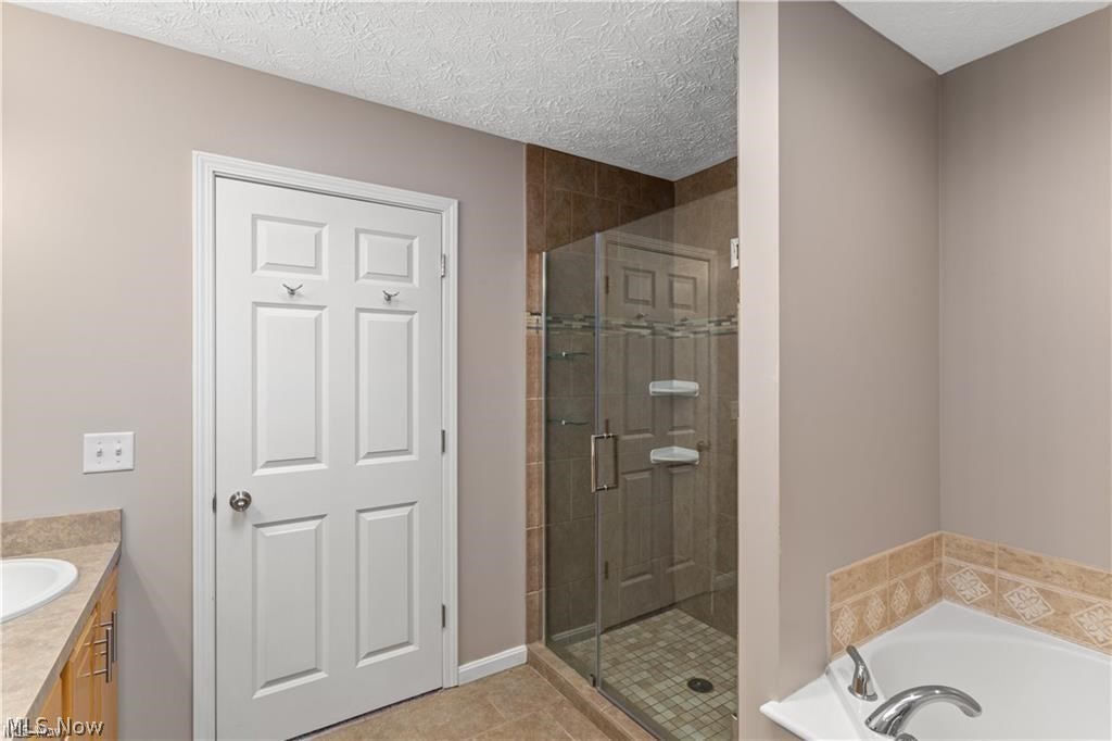 Wyndgate Club Condos Ph 03 - Residential Lease