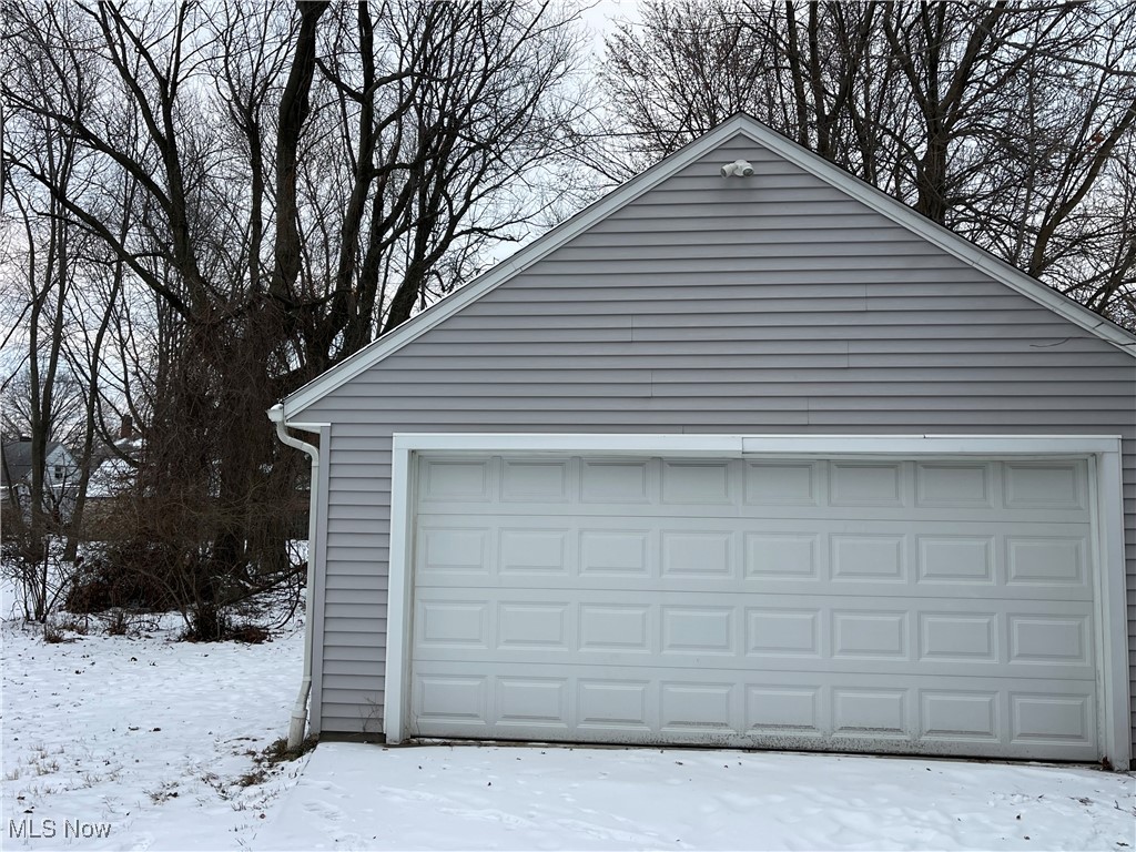 18950 Abby Avenue, Euclid, Ohio image 4