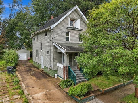 Homes For Sale - 1013 Celina Avenue<br/> Akron, OH 44307