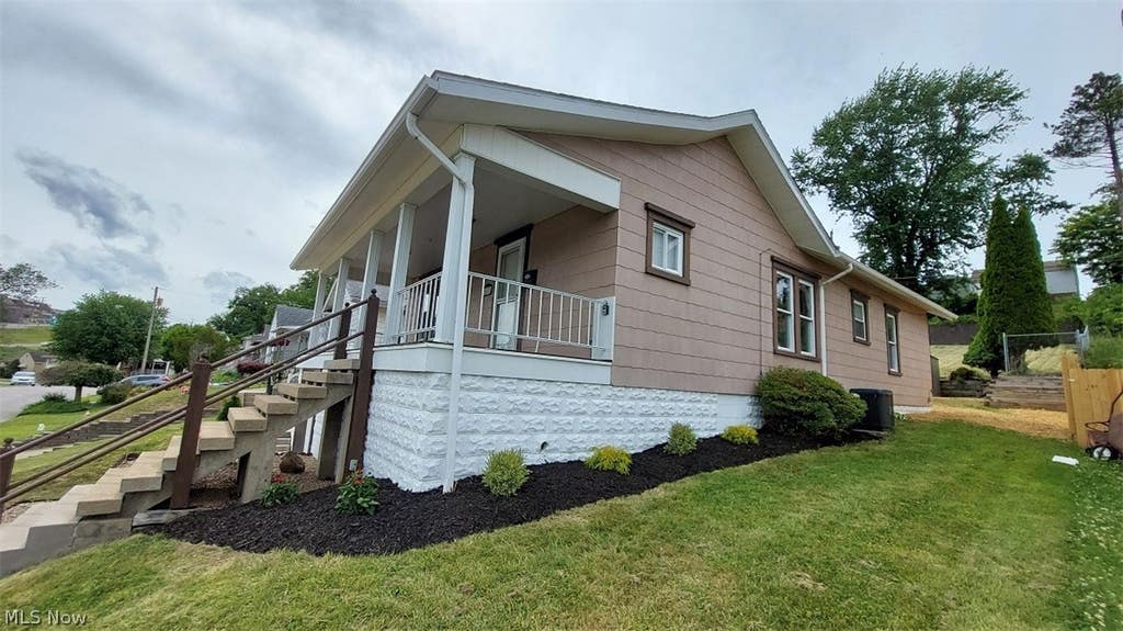 Photo of 161 Rosslyn Boulevard, Steubenville, OH 43952 (MLS # 5220452)