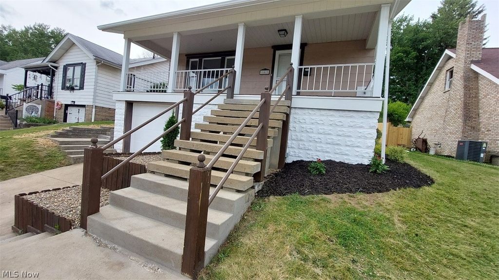 Photo of 161 Rosslyn Boulevard, Steubenville, OH 43952 (MLS # 5220452)