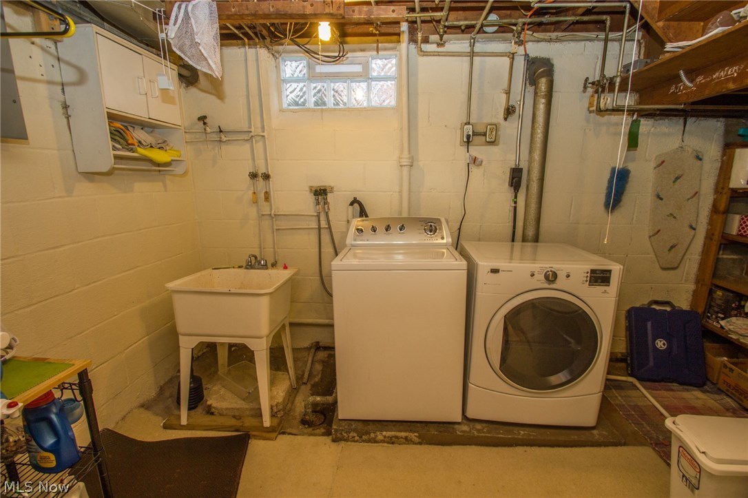 Kempers Clague Manor - Residential