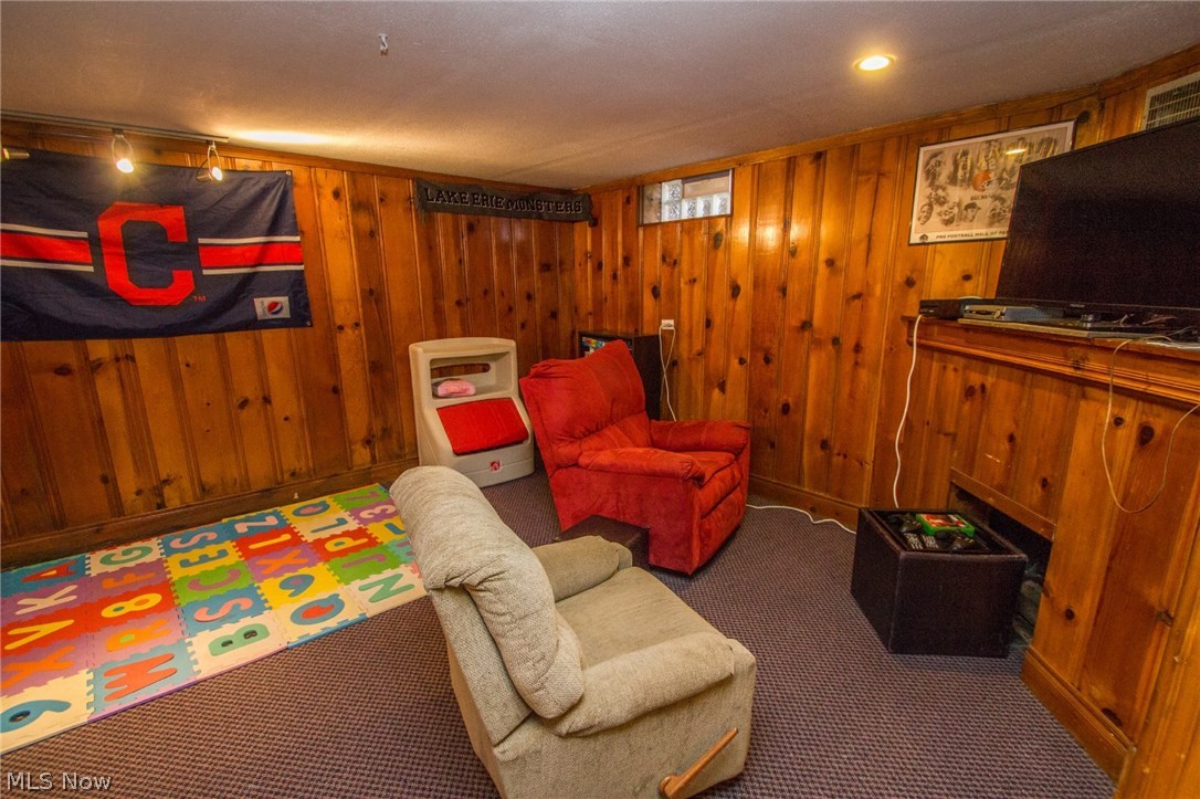 Kempers Clague Manor - Residential