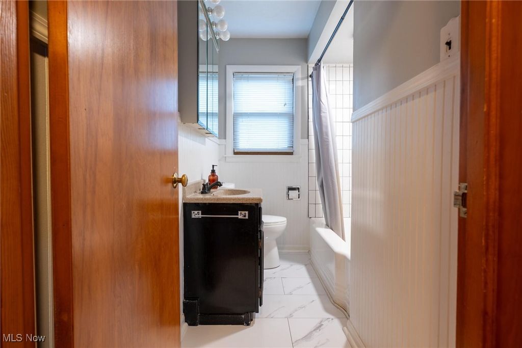 Photo of 318 Charlotte Street, Bucyrus, OH 44820 (MLS # 5176062)