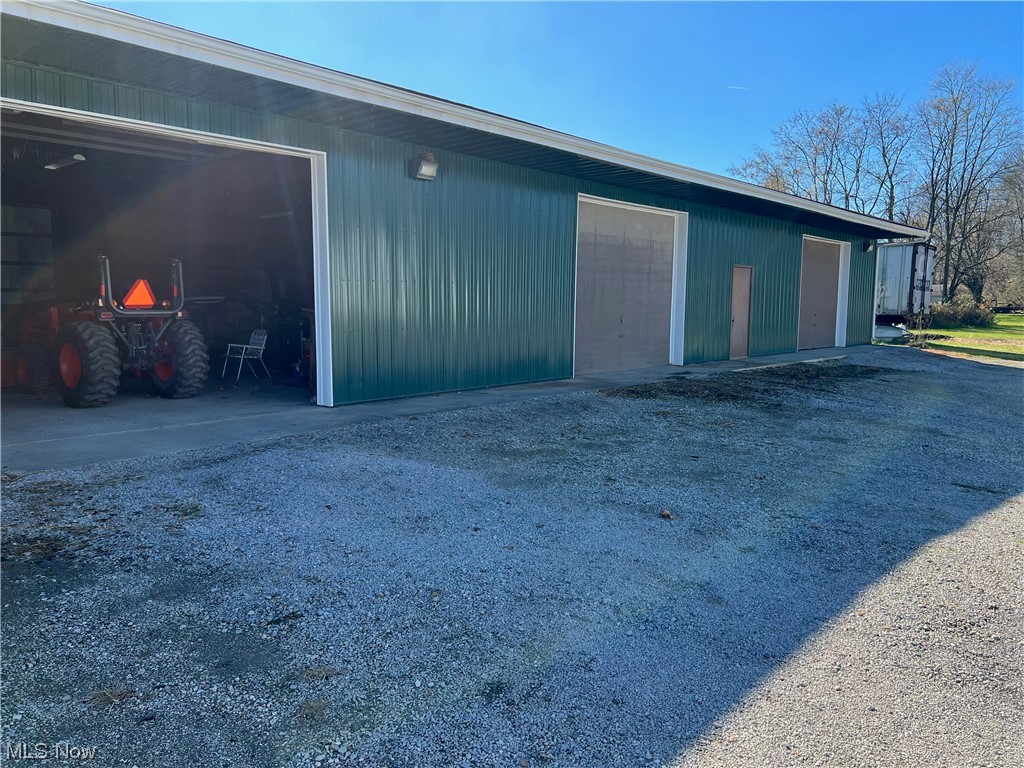 This is a wonderful opportunity for a large building in Saybrook twp.. Would be perfect for storage, warehouse space, etc. 2 greenhouses (1 for storage preference). 40x120 outbuilding with 4-12' overhead doors. Bring your ideas and make an appointment with your agent today!