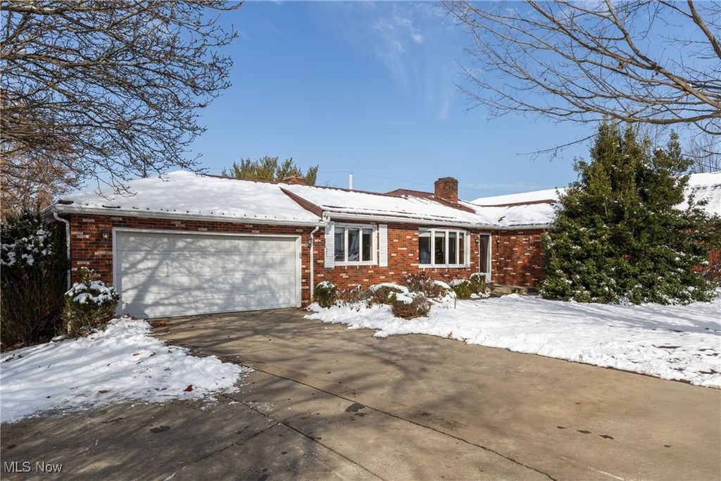 Photo of 70828 Crescent Road, St Clairsville, OH 43950 (MLS # 5175998)