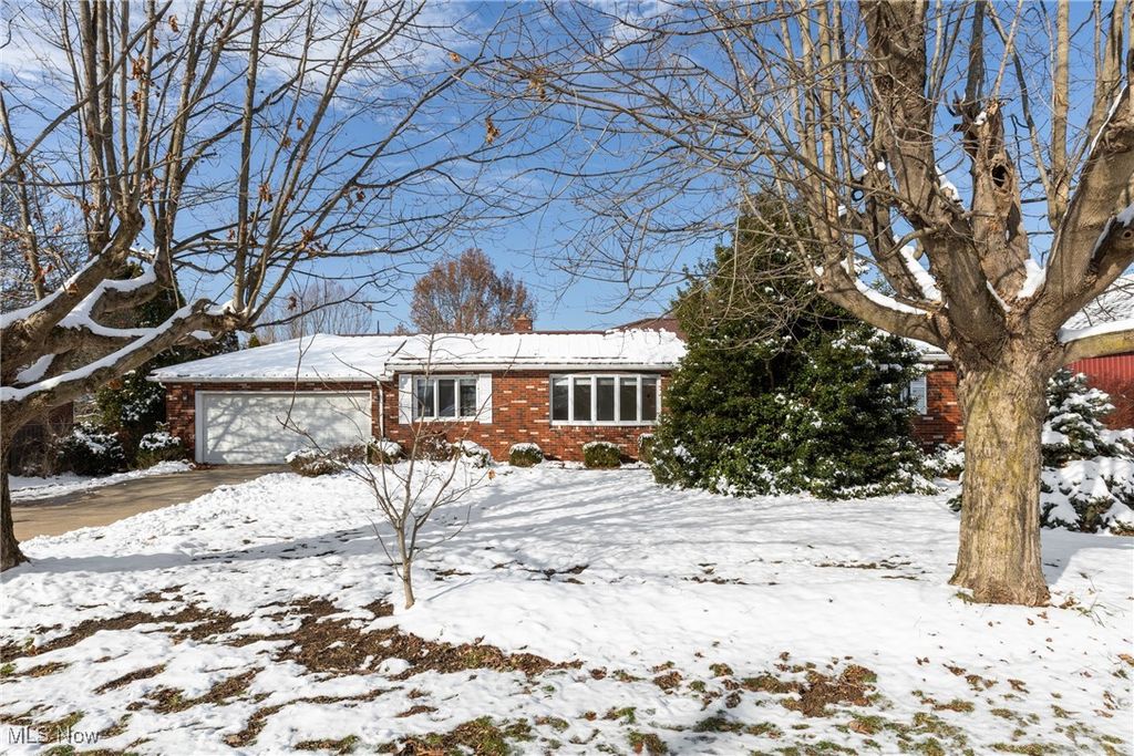 Photo of 70828 Crescent Road, St Clairsville, OH 43950 (MLS # 5175998)