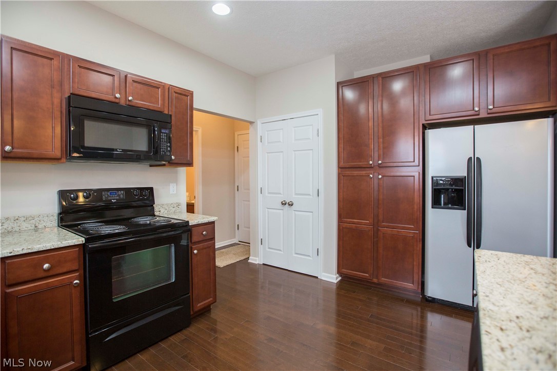 Pleasant Lakes - Residential