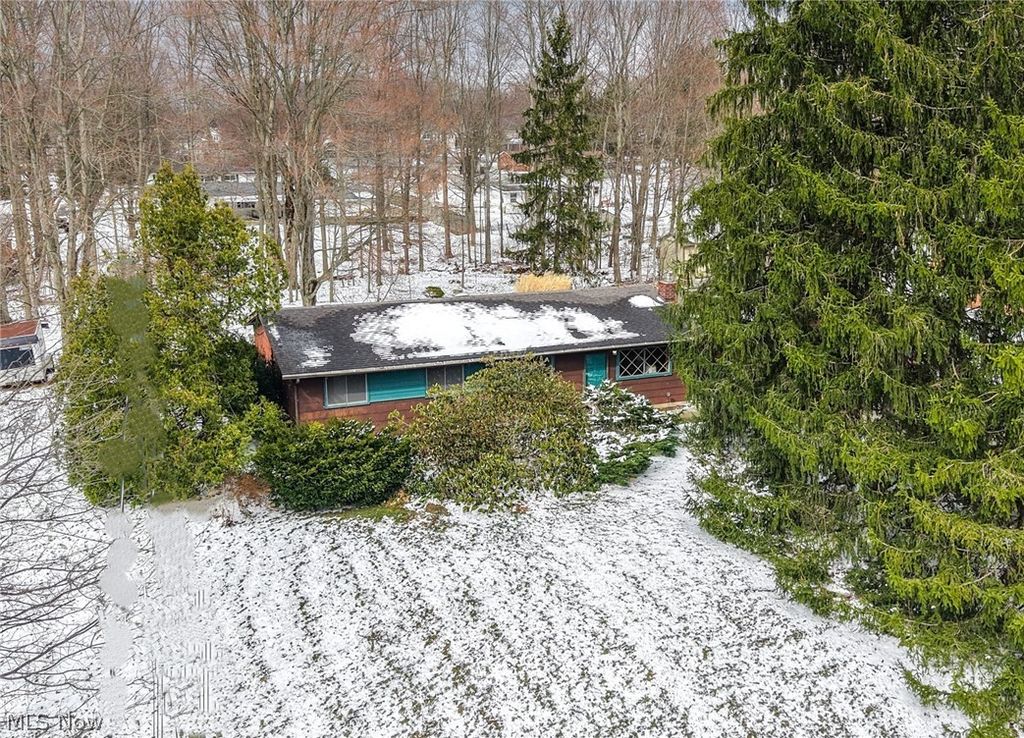 Photo of 684 Sherwood Drive, Aurora, OH 44202 (MLS # 5192250)