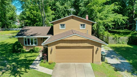 Homes For Sale - 853 Alameda Avenue<br/> Sheffield Lake, OH 44054