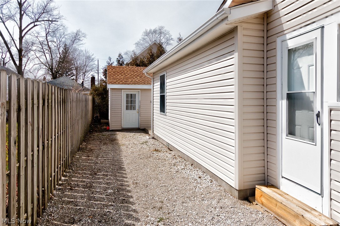 Willobee-On-The-Lake 02 - Residential