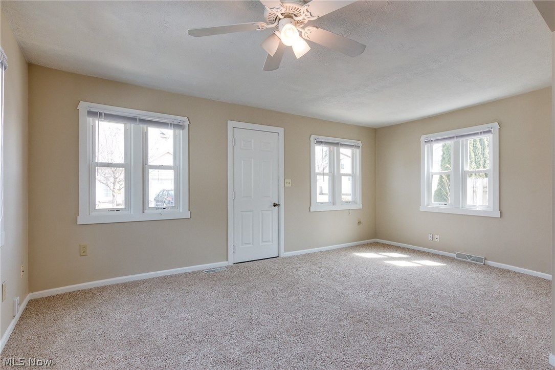 Willobee-On-The-Lake 02 - Residential