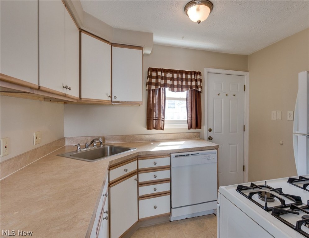 Willobee-On-The-Lake 02 - Residential