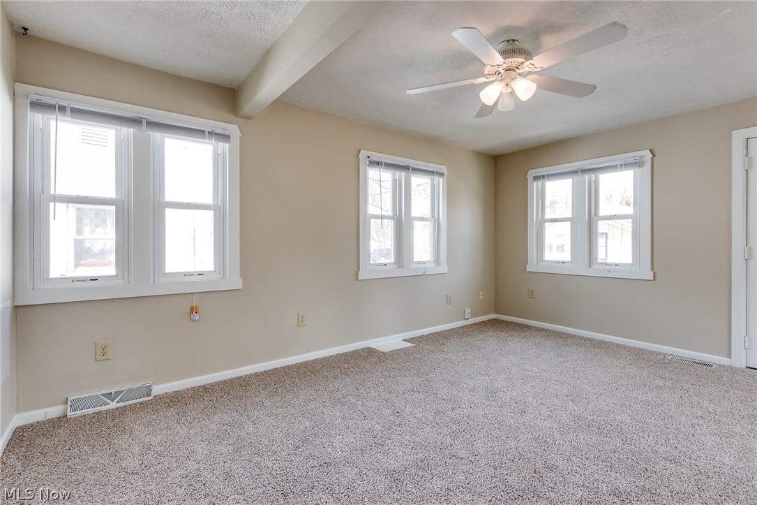 Willobee-On-The-Lake 02 - Residential