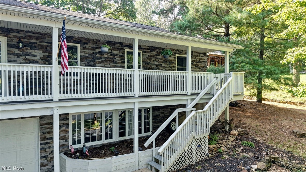 668 Floral Valley Drive E