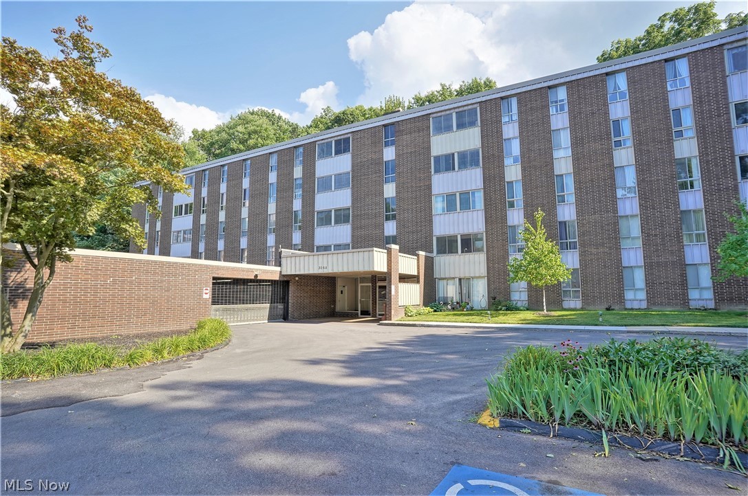 Silver Lake Towers Condo - Residential