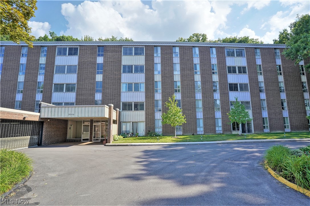 Silver Lake Towers Condo - Residential