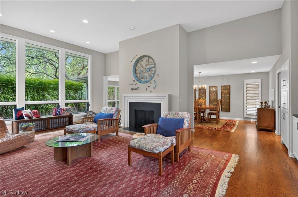 Photo of 10 Longmeadow Lane, Beachwood, OH 44122 (MLS # 5205086)