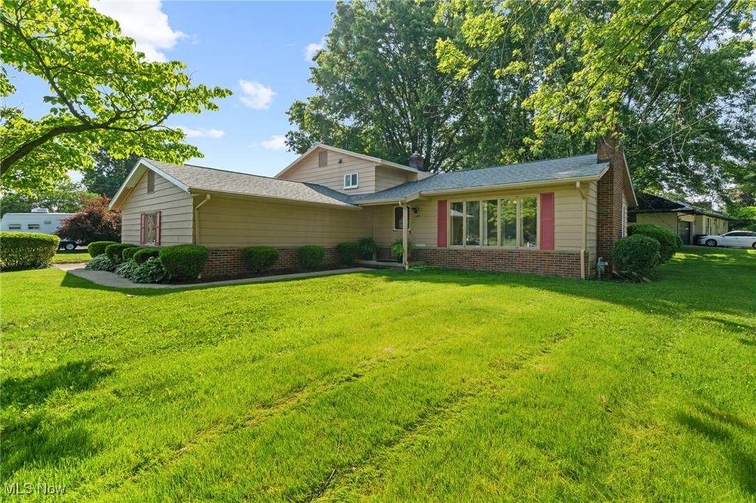 3303 Meadowwood Street, Massillon, Ohio image 2
