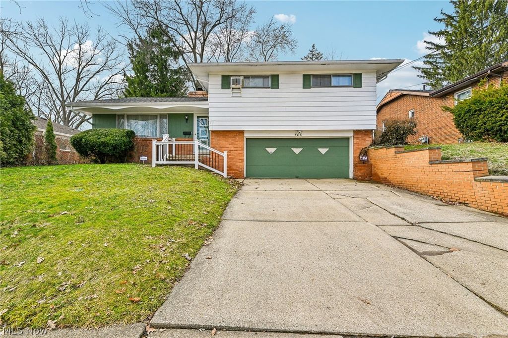 Photo of 508 Clearbrook Drive, Akron, OH 44313 (MLS # 5191888)