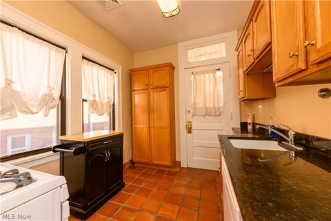 Tiny photo for 2473 Overlook Road #8, Cleveland Heights, OH 44106 (MLS # 5252956)