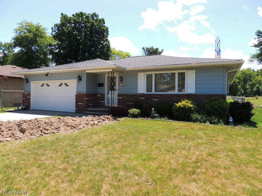 Remarkable Ranch On An Excellent Lot! Spacious 3 Bedroom, 2.5 Bath With Plenty Of Space To Entertain! Large Eat-In Kitchen, Formal Dining Room & Living Room. First Floor Family Room & Beautiful Sunroom Overlooking Your Great Backyard. Fully Finished Basement With All New Rec Room With Nature Stone Floor Plus Full Bath. A Must See!