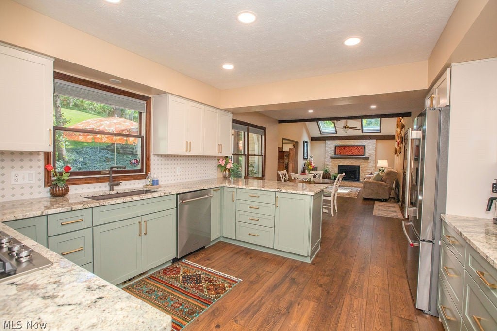 3361 Country Club Drive