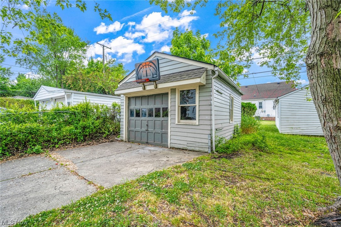 Crawford Realty Cos Maple Heights - Residential