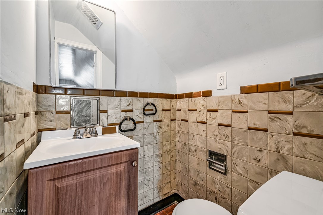 Crawford Realty Cos Maple Heights - Residential