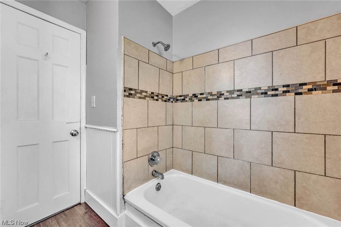 Crawford Realty Cos Maple Heights - Residential