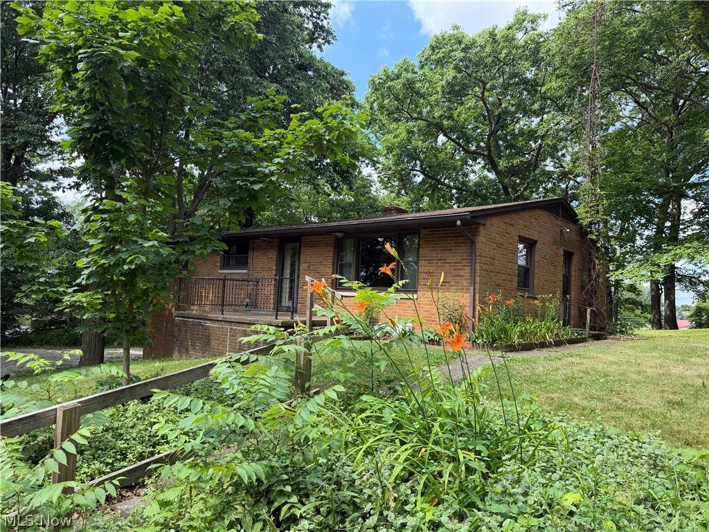 Photo of 4708 Alabama Avenue SW, Navarre, OH 44662 (MLS # 5223392)