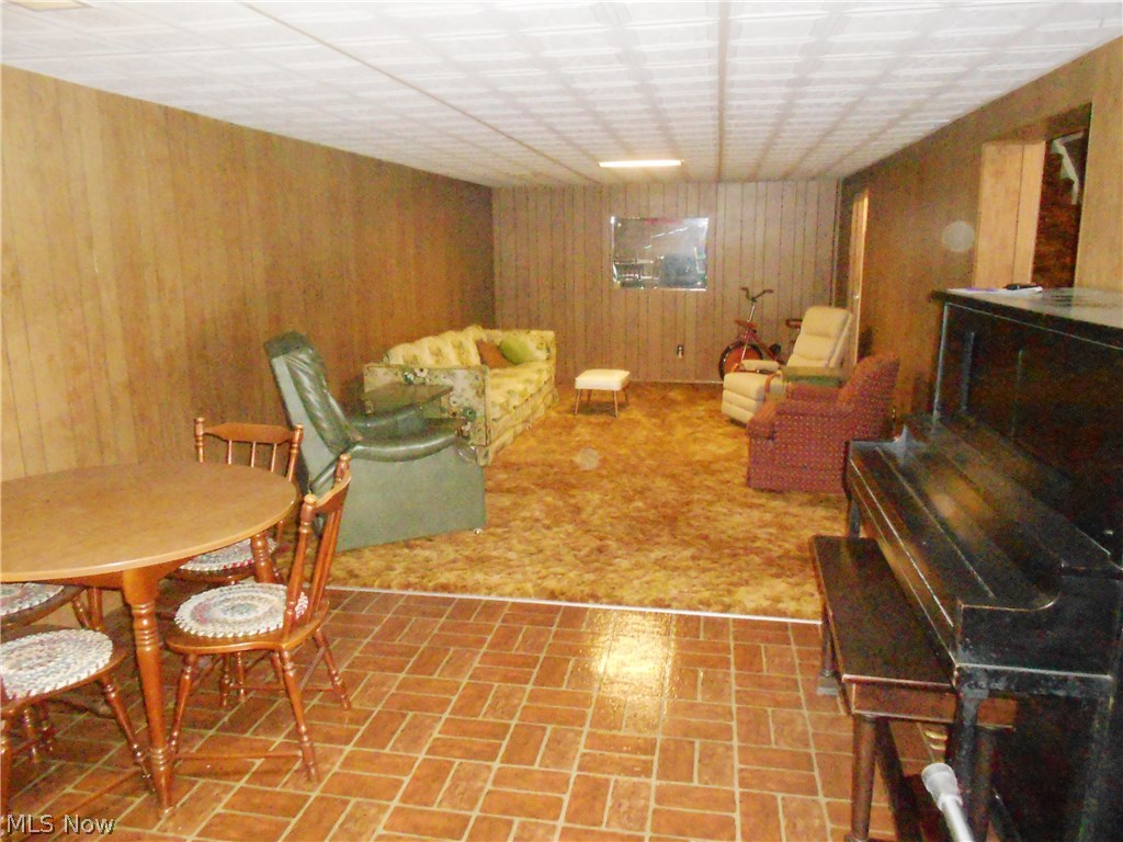 Lynn Acres - Residential