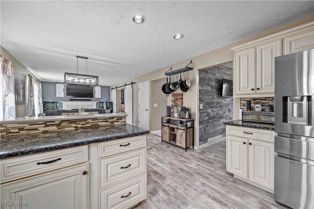 7073 Oak Tree Drive, Lorain, Ohio image 17