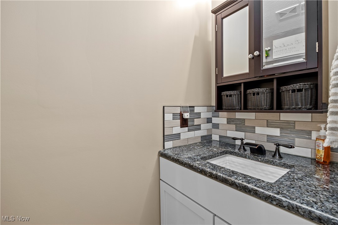 7073 Oak Tree Drive, Lorain, Ohio image 22