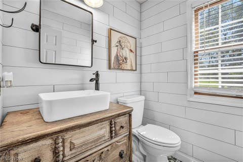 Tiny photo for 421 Summit Street, Wadsworth, OH 44281 (MLS # 5233339)