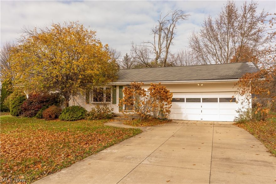 This 3 bedroom 2 bathroom ranch home in Green LSD is READY to move into. The fenced back yard is expansive and the back deck is private and spacious. The living room with bay window is very nice. Each full bathroom is tastefully renovated and has quality tile work. Roof, driveway, windows, and air conditioner are newer. Furnace and HWT are 2012.