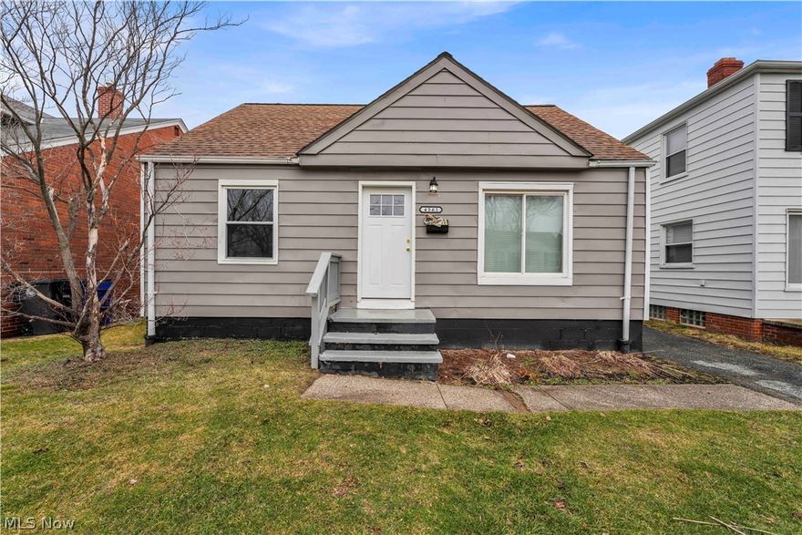 4561 W 148th St, Cleveland - Spacious 3-bed 1.5-bath single-family home! //

$ 1500 rent / $ 1500 deposit //
$55 application fee per adult //
1-2 pets OK in this unit. After application pre-approval, a PetScreening is required for any animals to proceed with one of our properties; a PetScreening affidavit is still required if you have no pets. (Some breed restrictions apply per HUD guidelines). //
NO SMOKING //
1 time $199 non-refundable set up fee paid at lease signing //

$35/month required resident benefit package; can include personal property/liability insurance for an additional $10/month for $45/month total. //

After application Pre-Approval 1 applicant per household application is required to fill out a PetScreening application, before being about to proceed with placing a Reservation Fee for one of our properties.  You will receive a pre-approval for your application and in order to proceed, the PetScreening is required. Even if you have NO pets - this application must be filled out. One time, non-refundable pet fee of $250-600 per animal applies to all pets & must be paid before or when you pay your first month rent. (No fee for qualified assistance animals). //

Our application is processed through secure site: Findigs, and they require ID and income verification. Without this, your application will not be processed. They offer 24/7 chat support on their application directly if you have any questions. //

BEDROOMS: 3 //
BATHROOMS: 1.5 //
APPLIANCES PROVIDED: Fridge, stove, and dishwasher //
UTILITIES / RESIDENT RESPONSIBILITY: Residents are responsible for all utilities including: water/sewer/trash, gas & electric and are responsible to maintain lawn care maintenance & snow removal. //

Serious inquiries only.