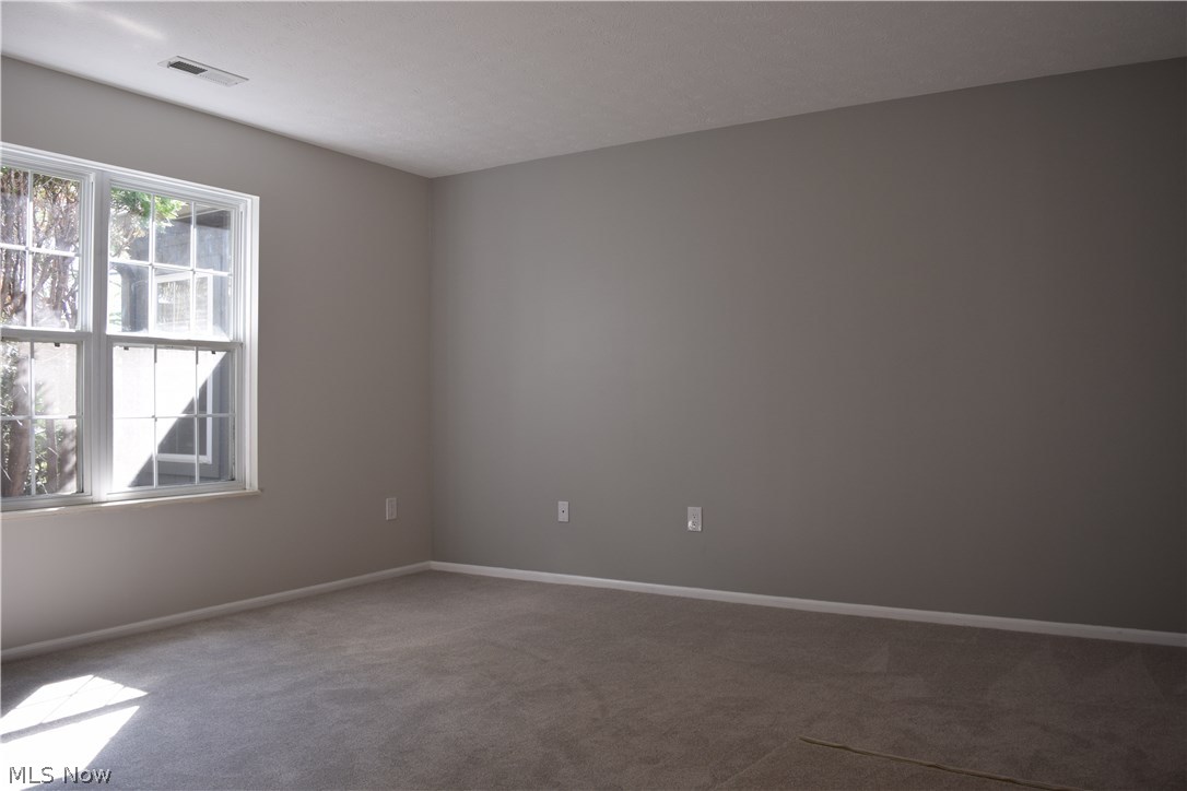 Villas At Oregon Trails Condo - Residential