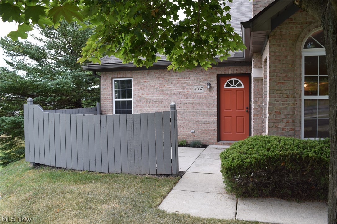 Villas At Oregon Trails Condo - Residential