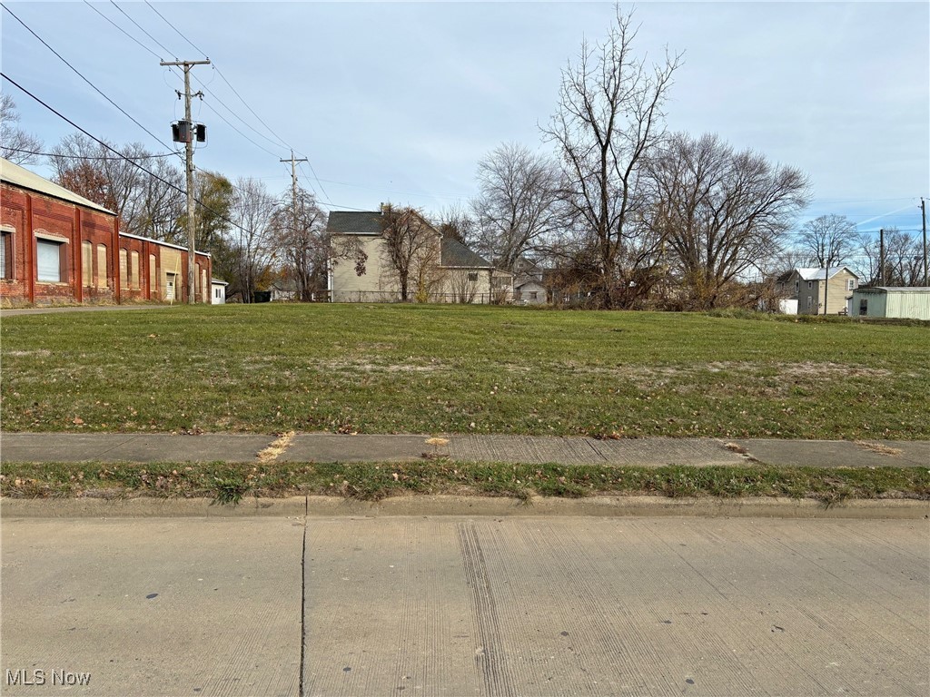 205 Foster Avenue, Cambridge, Ohio image 3