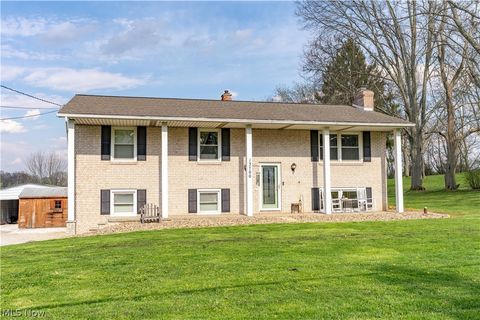 13700 Market Avenue N Hartville OH 44632
