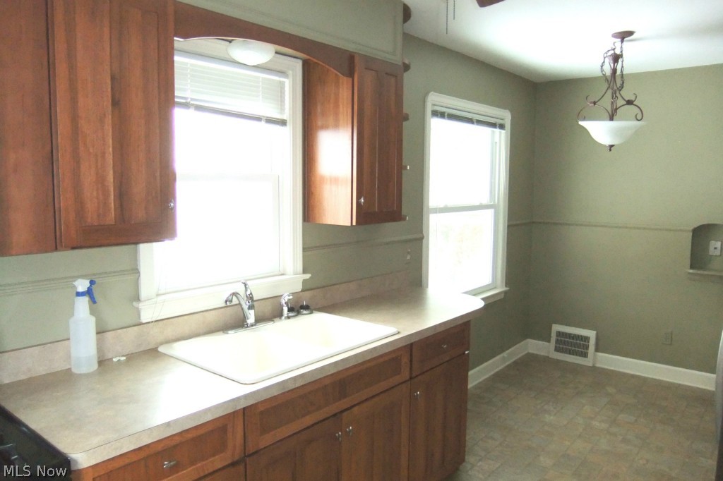 Parkland Sub/A J Halls - Residential Lease