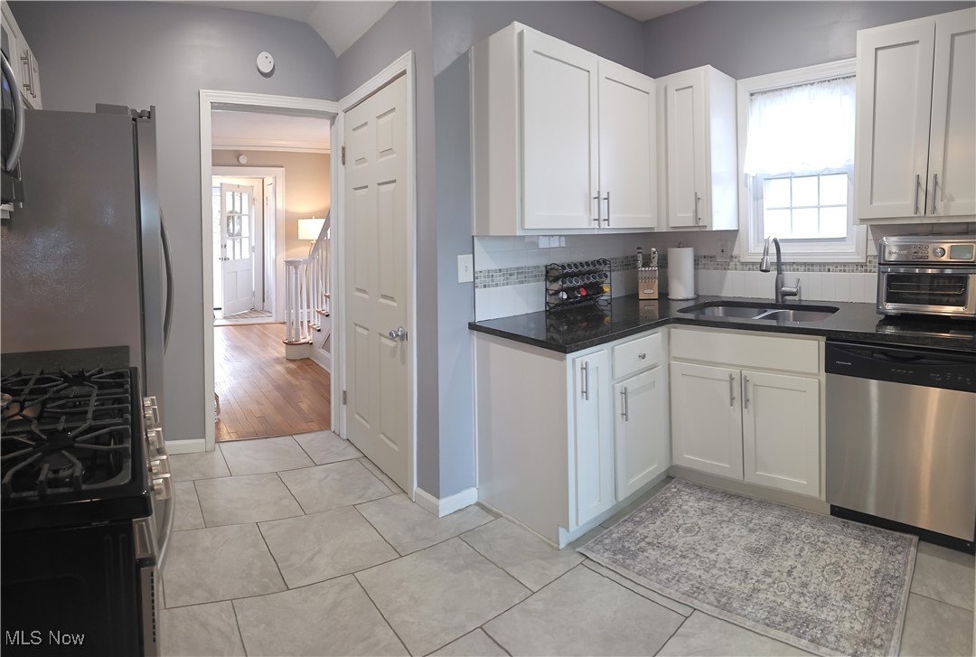 3827 Tremont Road, Cleveland Heights, Ohio image 9