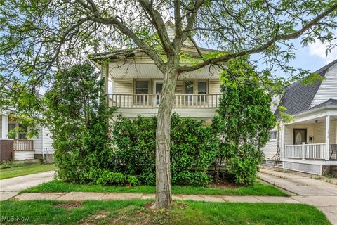 1618 Hopkins Avenue Lakewood OH 44107